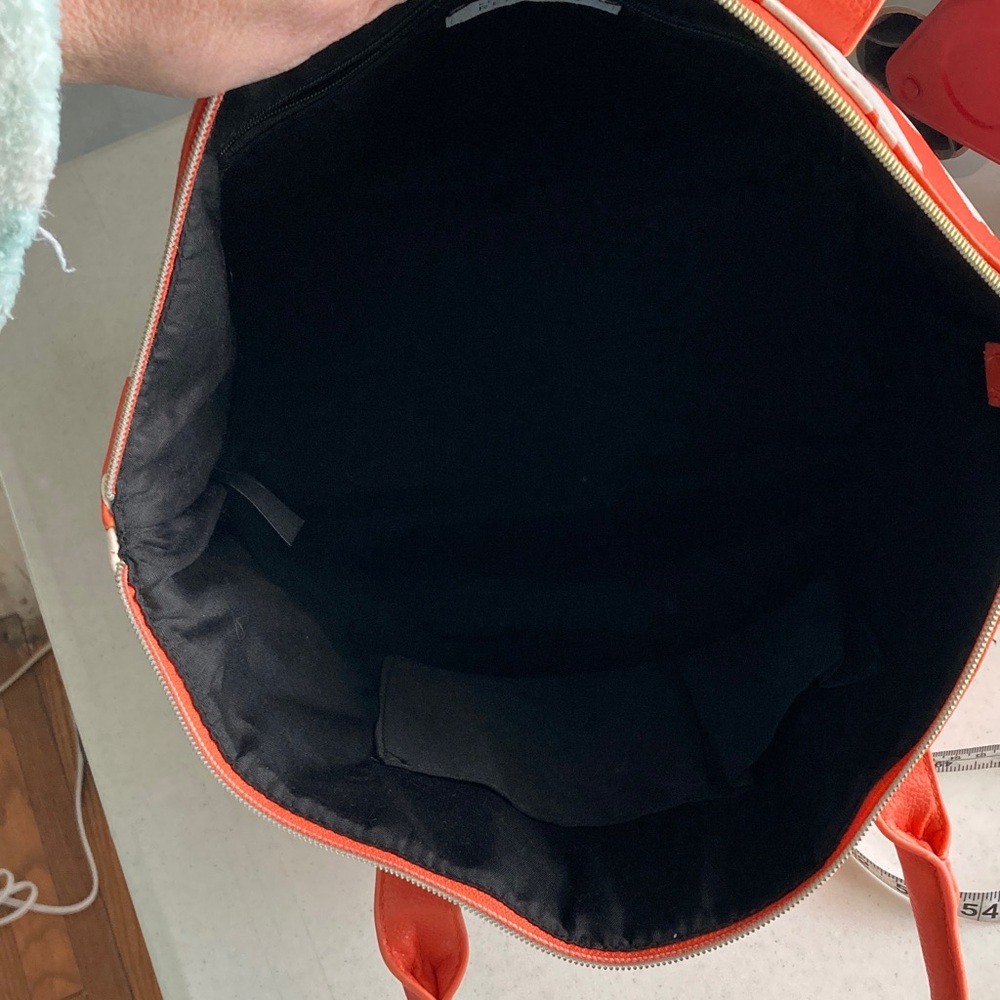 Kenneth Cole Reaction Floral Tote in Orange & White - Picture 6 of 8